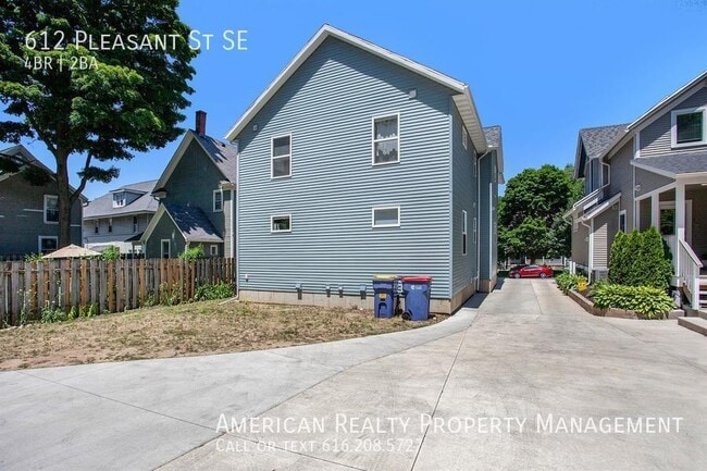 Building Photo - 612 Pleasant St SE