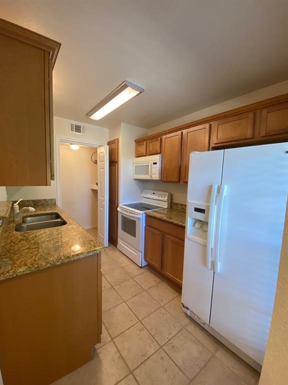 Building Photo - 3101 Townbluff Dr