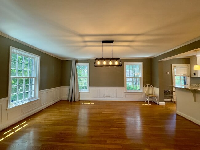 Building Photo - 115 E Northern Pkwy