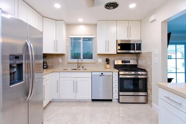 Building Photo - 809 S 17th Ave