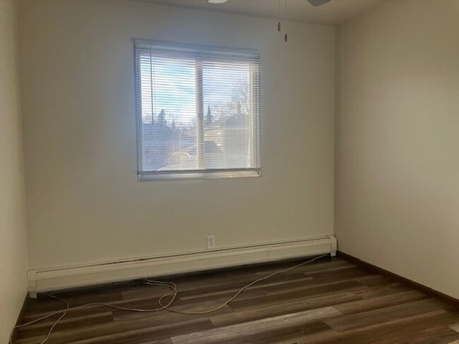 Building Photo - 112 S Wisconsin St