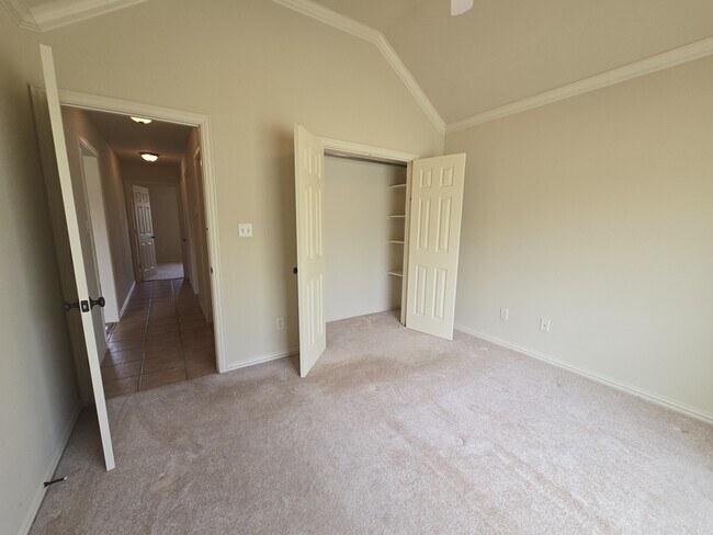 Building Photo - 15298 Wagon Wheel Cir