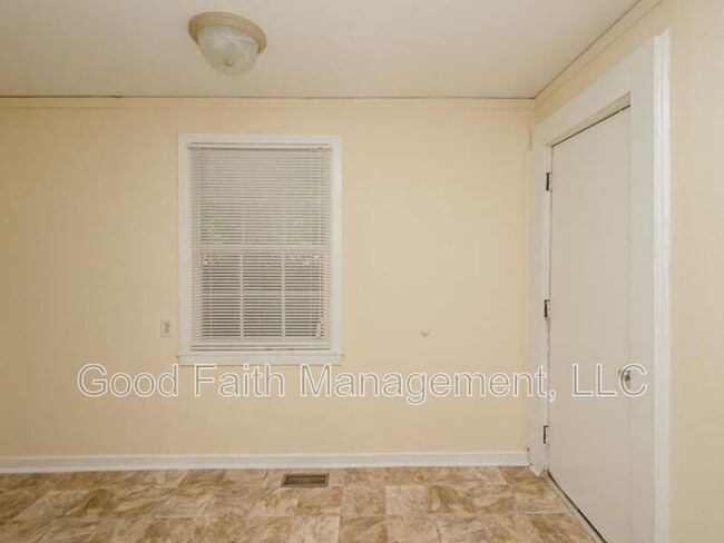 Building Photo - 2210 Bandler Rd