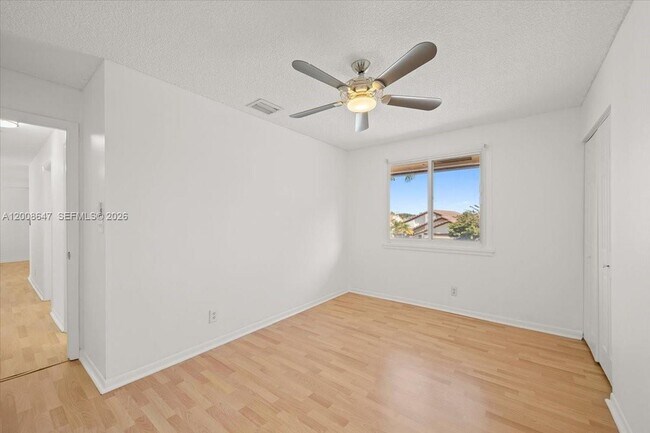 Building Photo - 2560 Bass Way