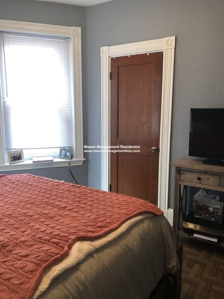 Building Photo - 7 Kenney St