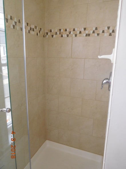 Building Photo - 414 Green St