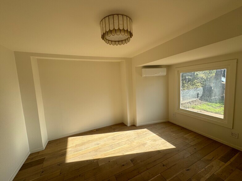 Building Photo - 1819 N Alvarado St