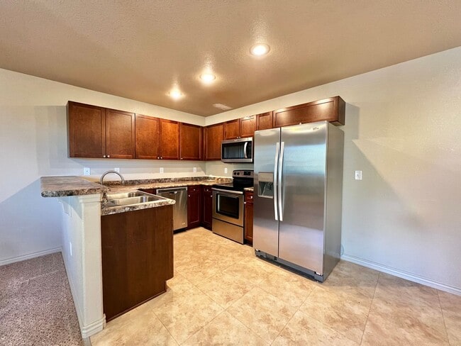 Interior Photo - East6th203 (KC-AM)