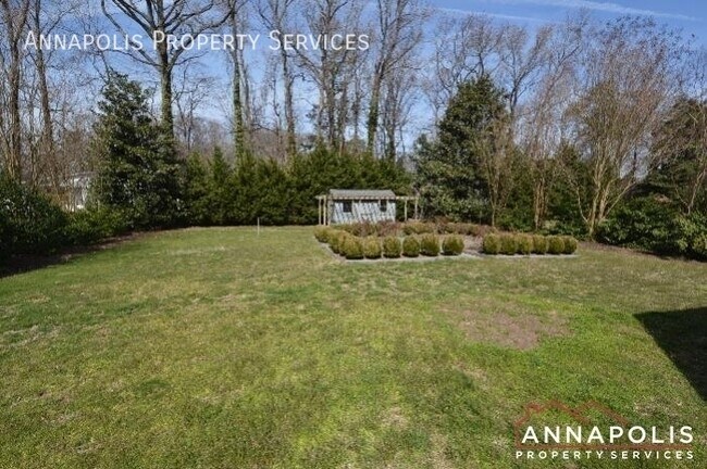 Building Photo - 208 Avondale Cir