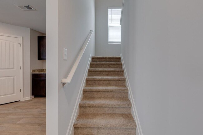 Building Photo - Beautiful Rental Home in Fountain Inn Feat...