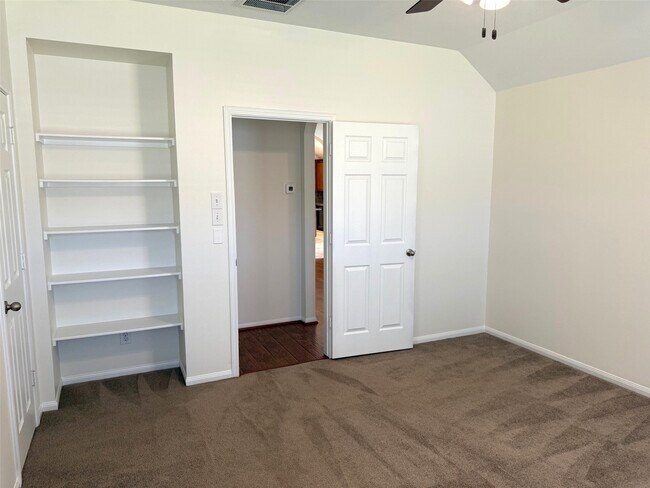 Building Photo - 16818 Ranger Ridge Dr