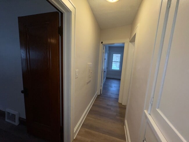 Building Photo - 3264 W 130th St