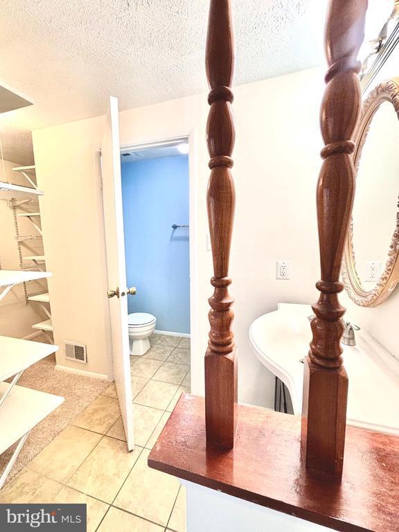 Building Photo - 6226 Hillside Rd