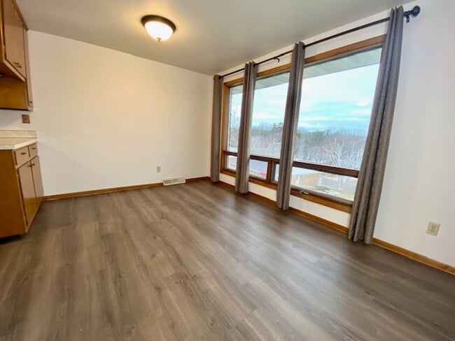 Building Photo - 3037 Humboldt Rd