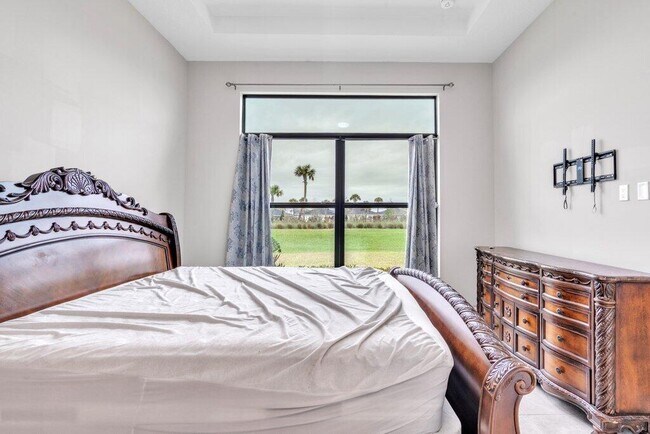 Building Photo - 9399 SW Pepoli Way