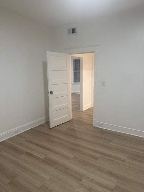 Building Photo - 2700 Roslyn Ave