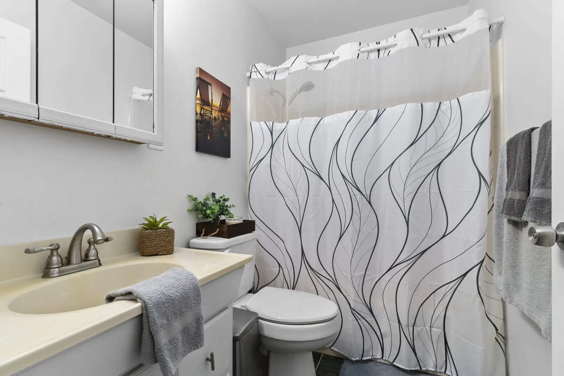 Building Photo - 4 Hathorn St