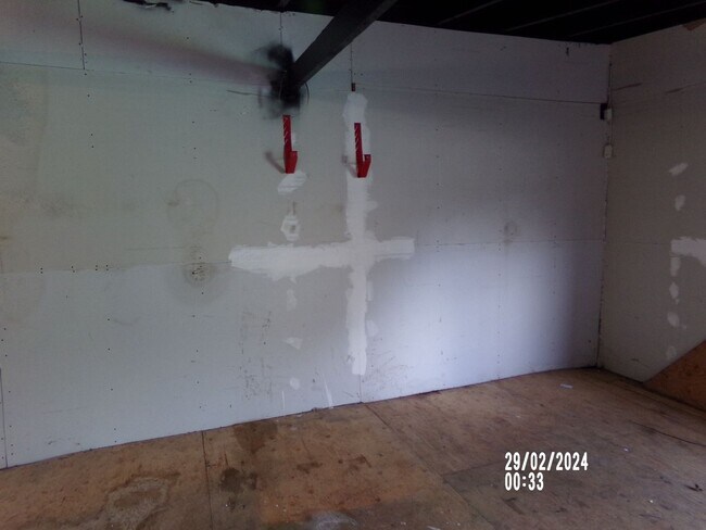 Building Photo - 4bd 1ba Home