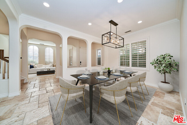 Building Photo - 675 Poplar St