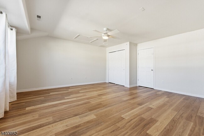 Building Photo - 38 Bond St