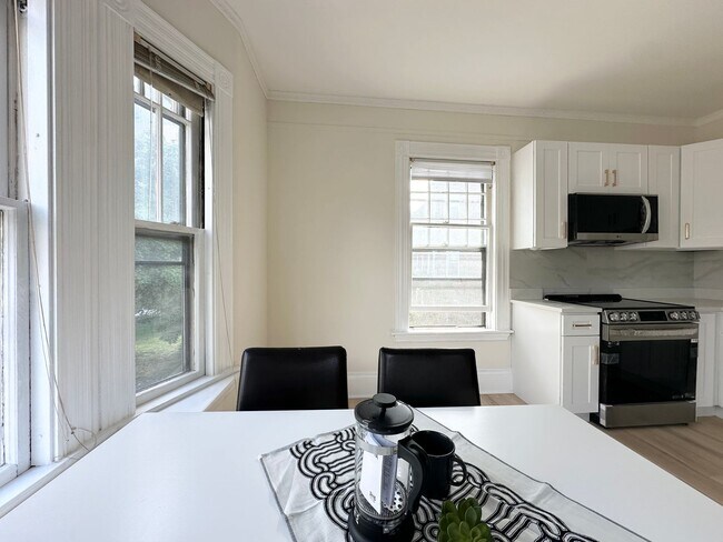 Building Photo - 71 Gardner St