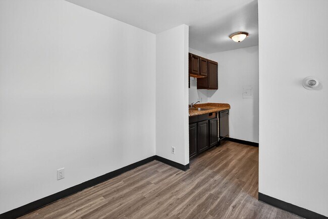 Building Photo - 3722 W Karstens Dr