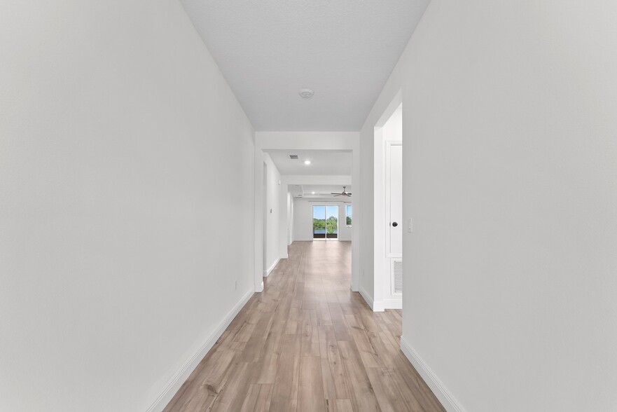 Building Photo - 7322 34th Ct E