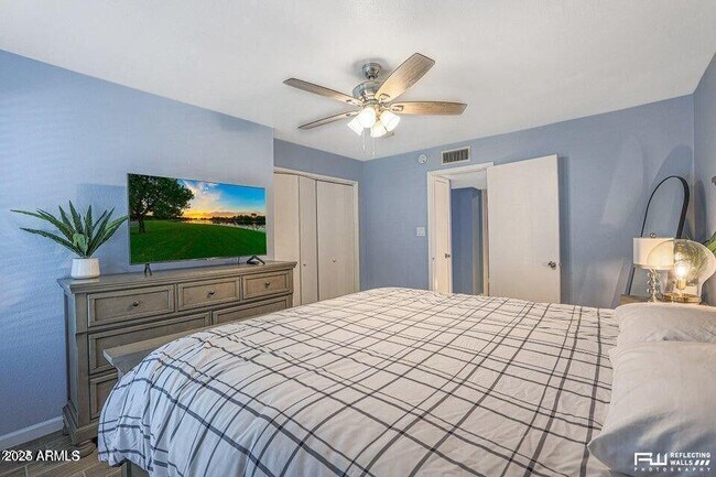 Building Photo - 401 Paladin Cir