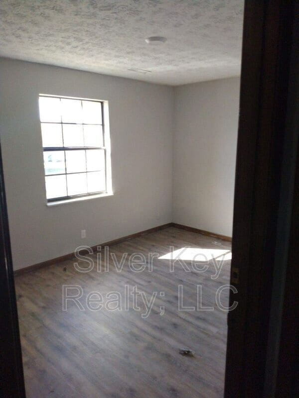 Building Photo - 408-410 Oklahoma St