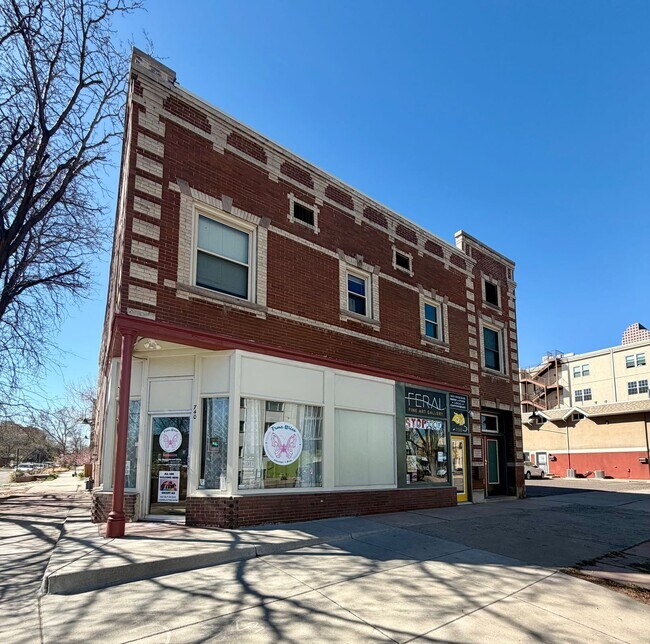 Building Photo - 736 E 18th Ave