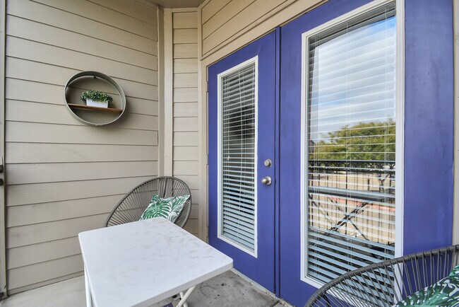 Building Photo - 9955 Kirby Dr