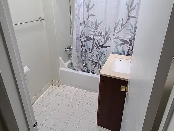 Bathroonm - 28 S Main St