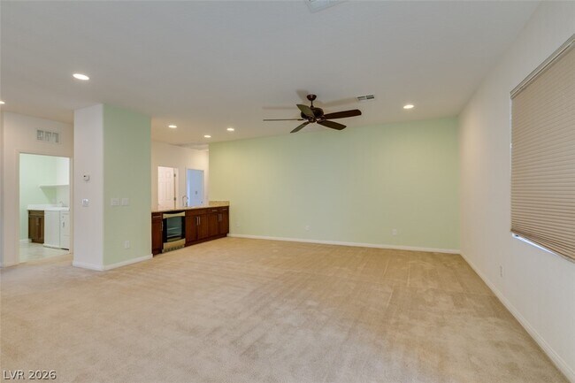 Building Photo - 10465 Saddle Mountain St