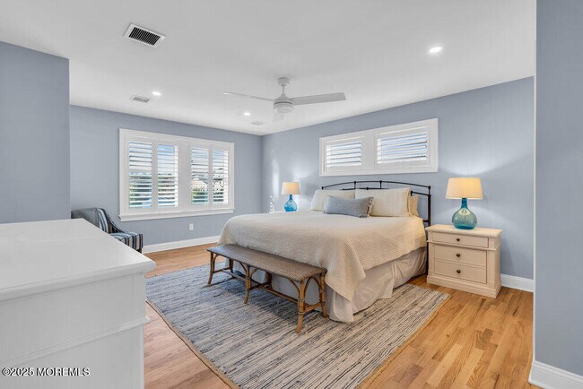 Building Photo - 102 4th Ave