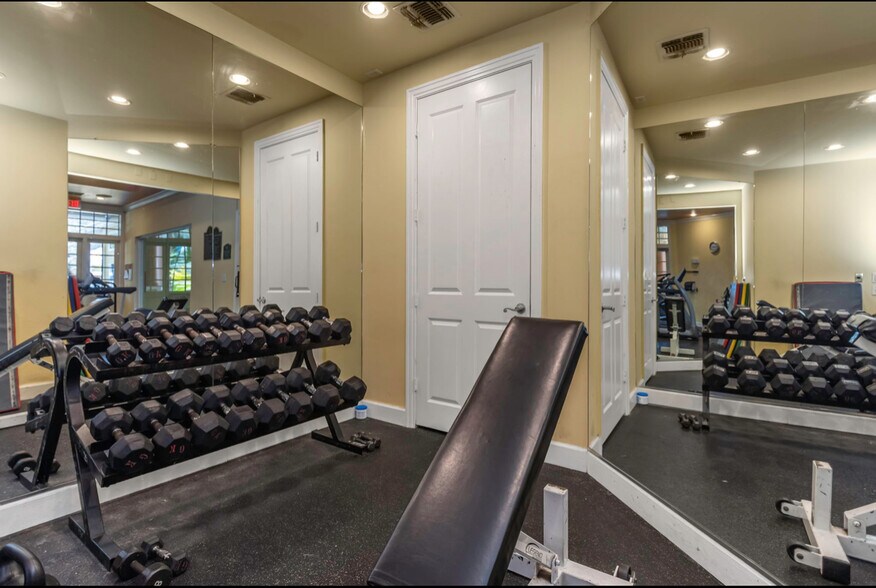 Building Photo - 4207 S Dale Mabry Hwy