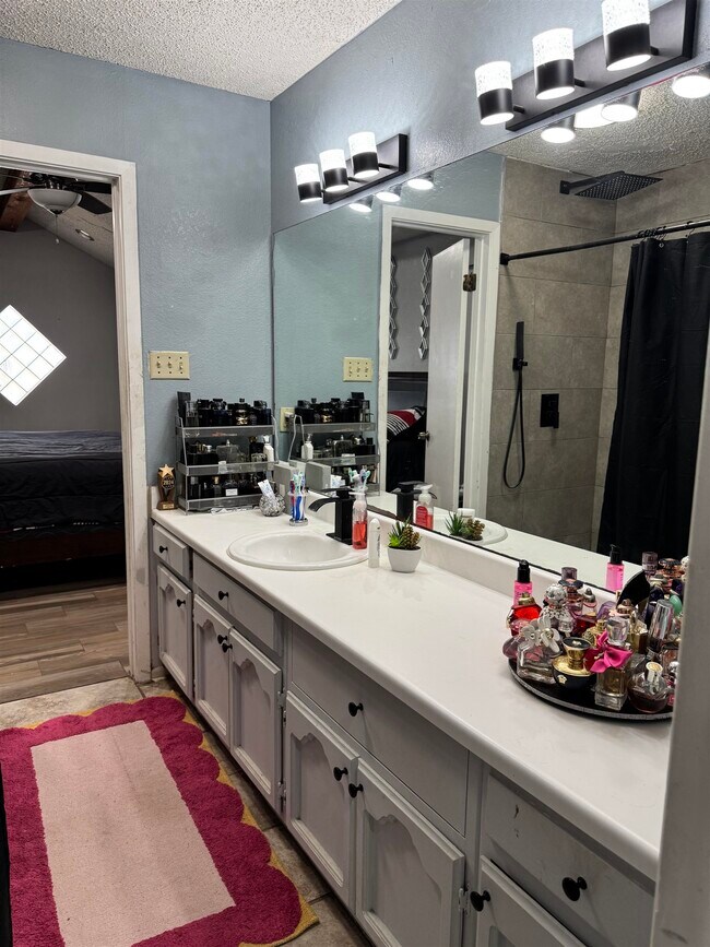 Building Photo - 605 Atlanta Dr