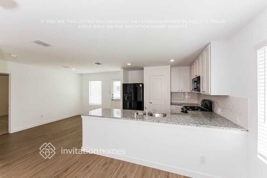 Building Photo - 4900 Old Ember Ln