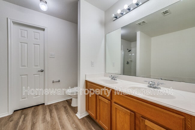 Building Photo - 9817 Tanglebrush Dr