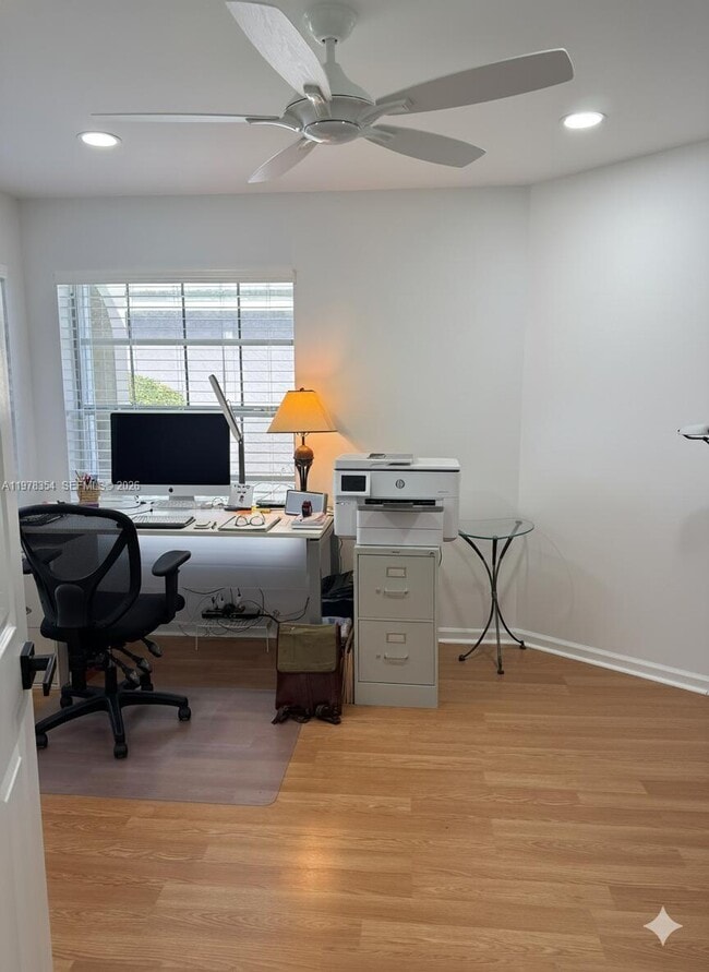 Building Photo - 2704 Pinewood Ct