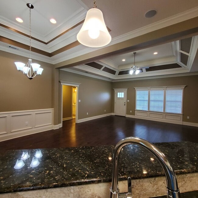 Building Photo - 518 Barnside Ln