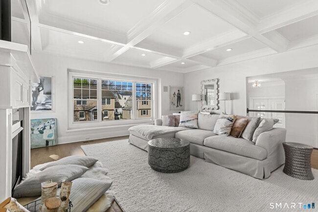 Building Photo - 228 Eastlawn St