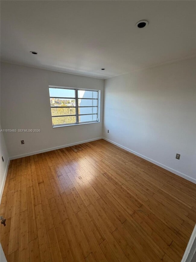 Building Photo - 4670 W 13th Ln