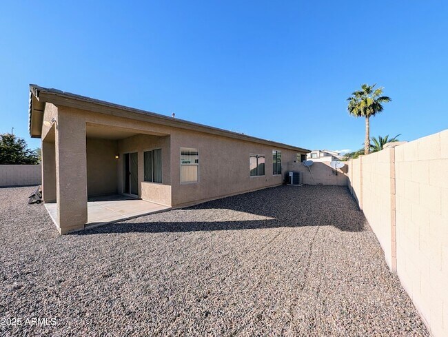 Building Photo - 16071 W Gelding Dr