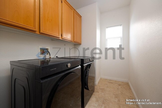 Building Photo - 740 Kirkwall Dr