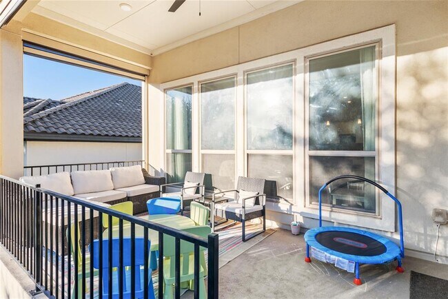 Building Photo - 11905 Deering Pl