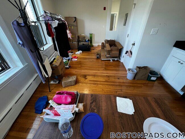 Building Photo - 116 Willow St