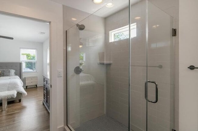 Building Photo - 3203 Anderson Pl