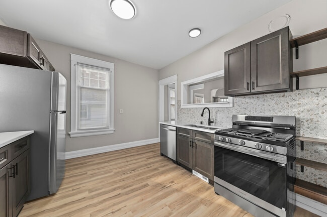 Building Photo - 2332 N Holton St