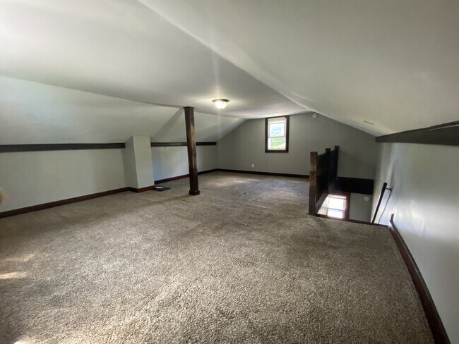Building Photo - 223 Gregory St