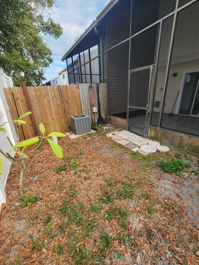 Building Photo - 3001 S Pines Dr